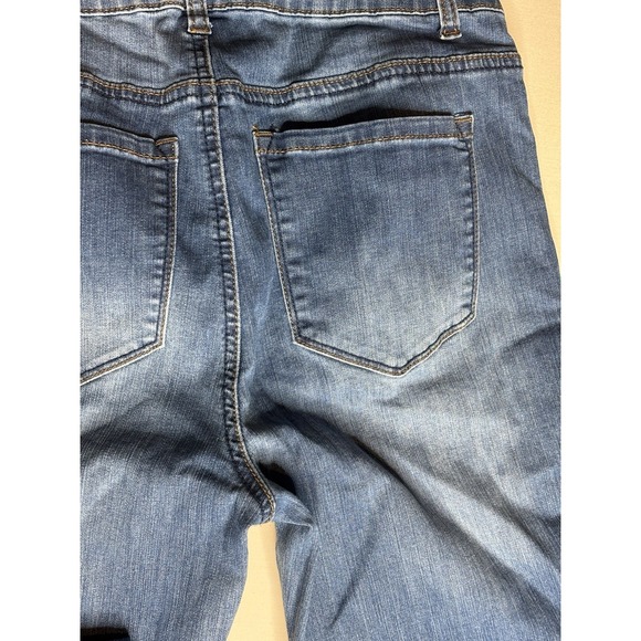 9th & Main Women's Light Blue Distressed Floral Embroidered Flare Jeans Size 8 - Picture 10 of 12